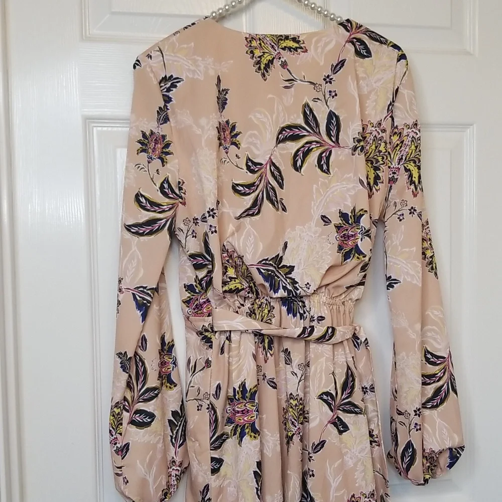 The Jetset Diaries Floral Long Sleeve Maxi Dress Tan Black Below Knee Size Small - Picture 6 of 14